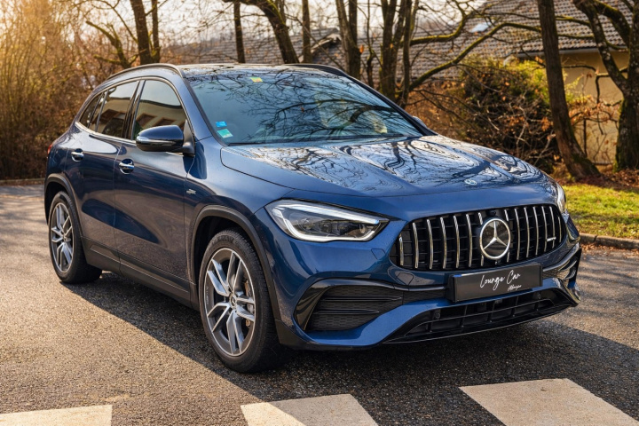 MERCEDES GLA