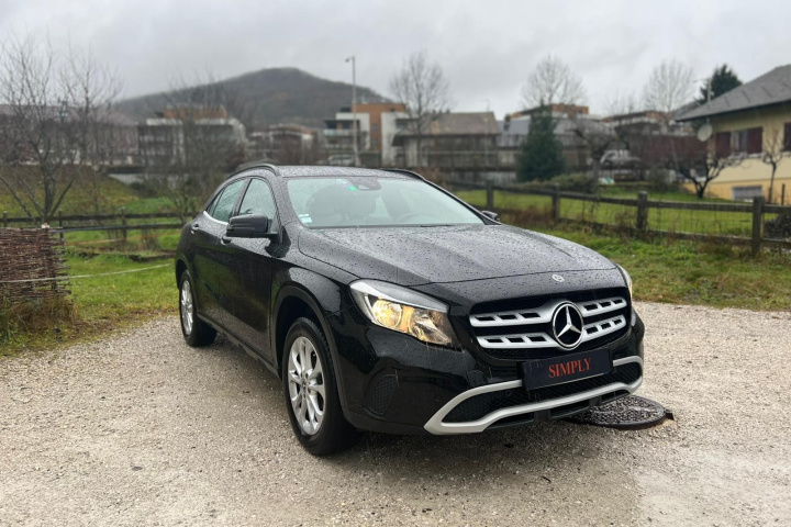 MERCEDES GLA