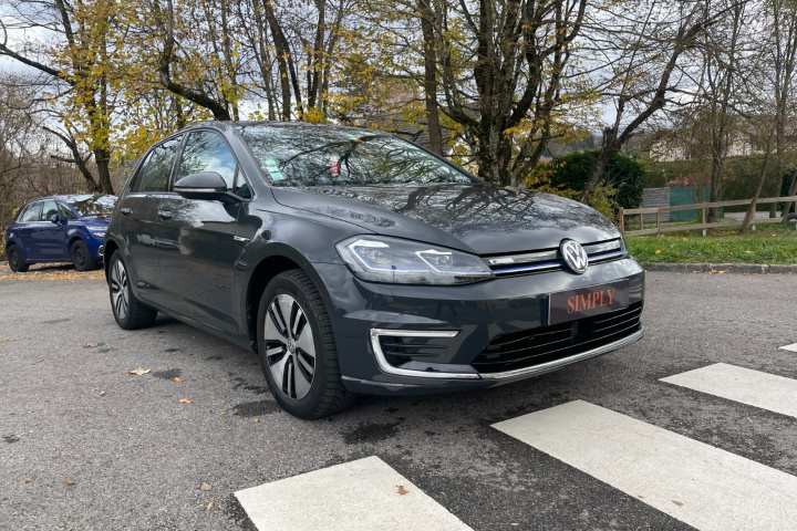 VOLKSWAGEN E-GOLF