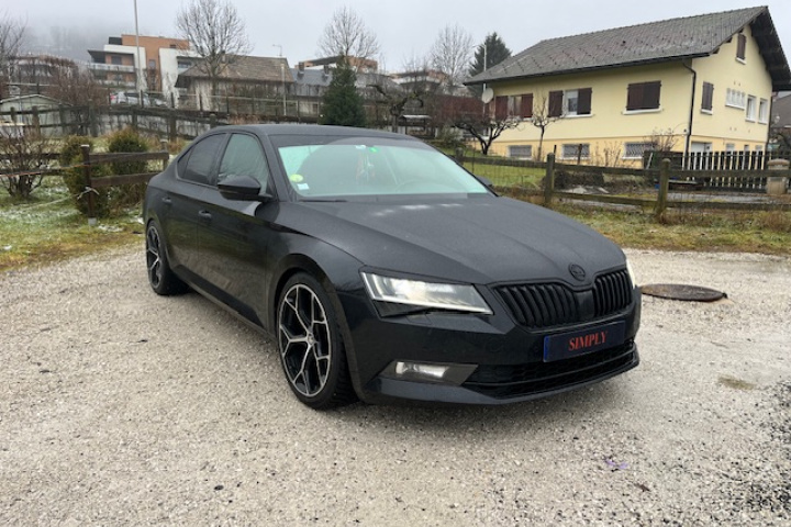 SKODA SUPERB