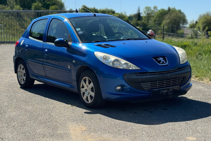 PEUGEOT 206+