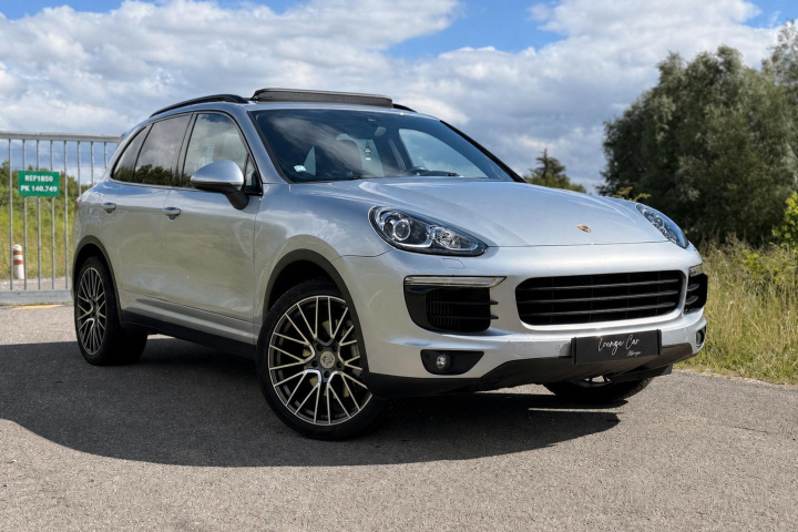 PORSCHE CAYENNE